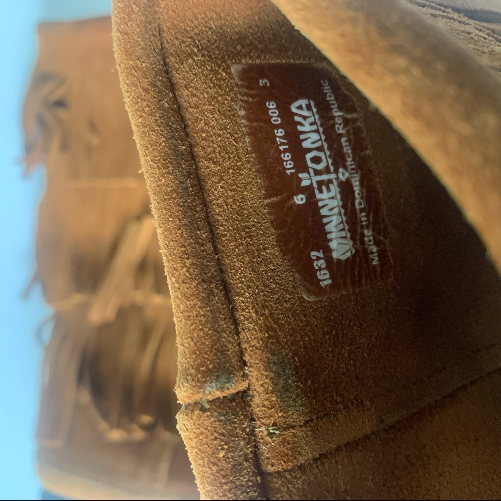 Minnetonka Moccasin 3-tier Fringe Boots - Picture 6 of 10